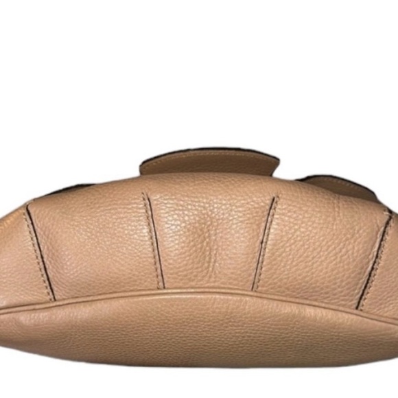 Gucci Bamboo Nouveau Camellia Medium
Fringe Bag - Picture 10 of 17